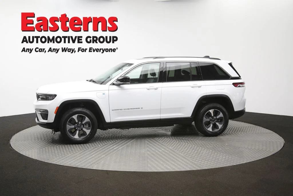 Used 2022 White Jeep 4xe image 62