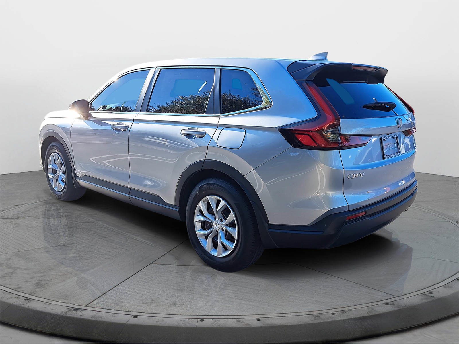 New 2026 Solar Silver Metallic Honda LX image 4