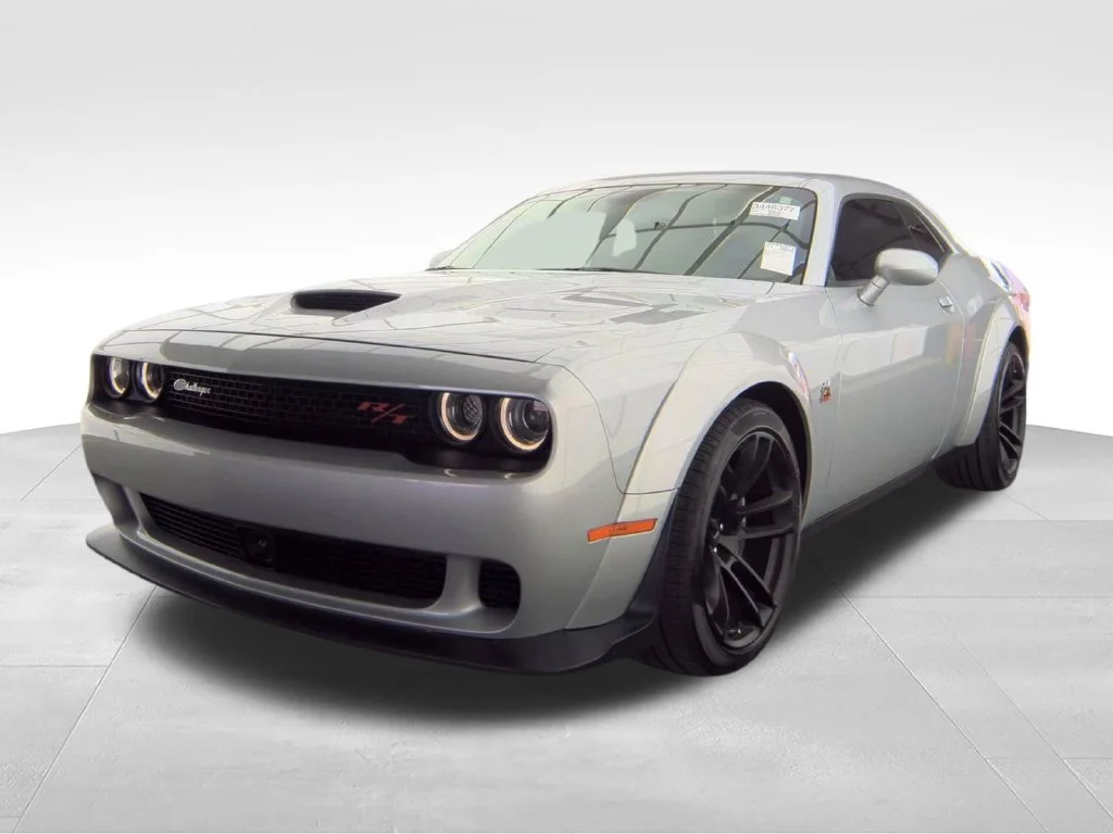 Used 2023  Dodge R/T Scat Pack Widebody image 2
