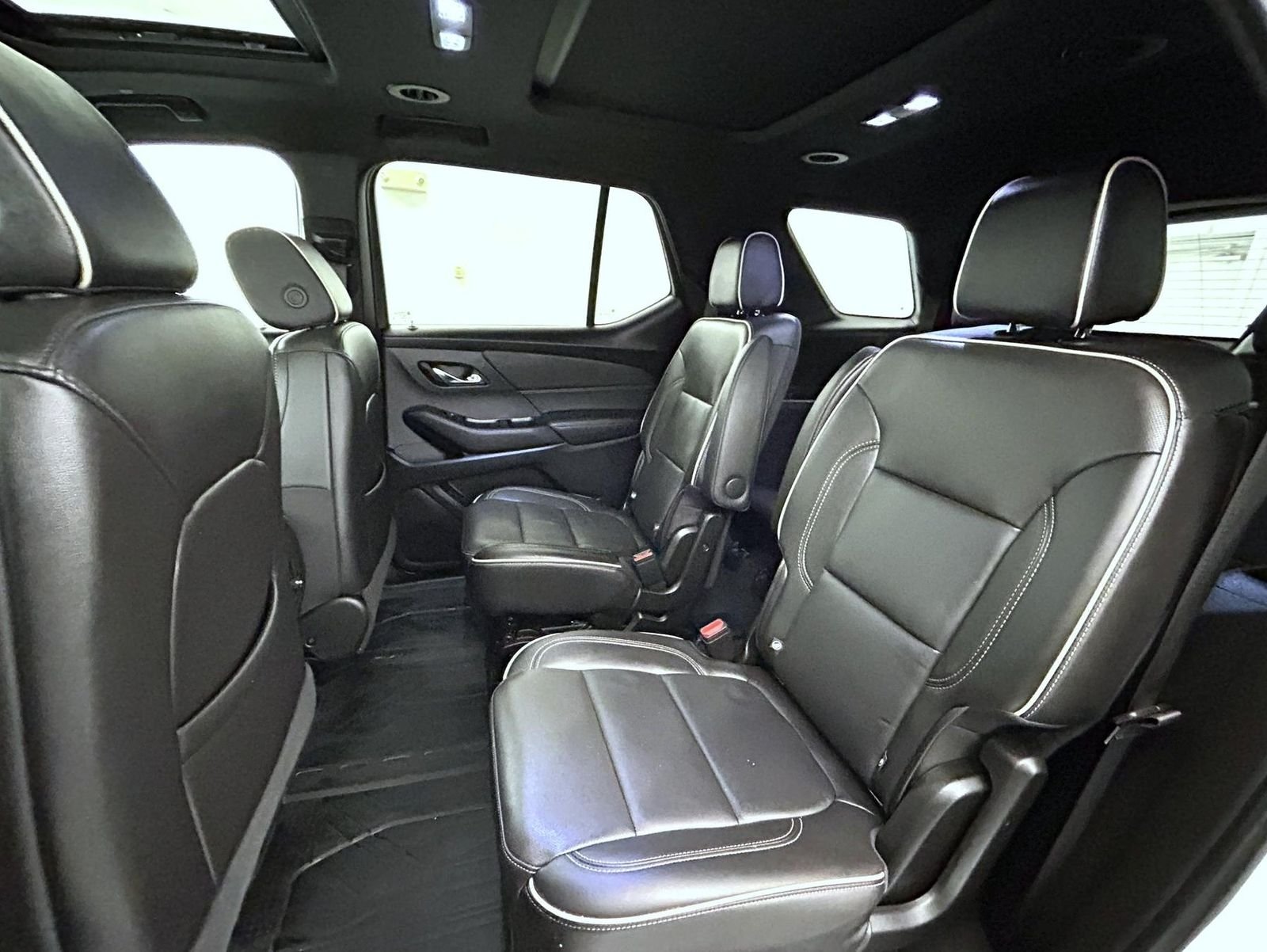 Used 2023 White Chevrolet Premier image 21
