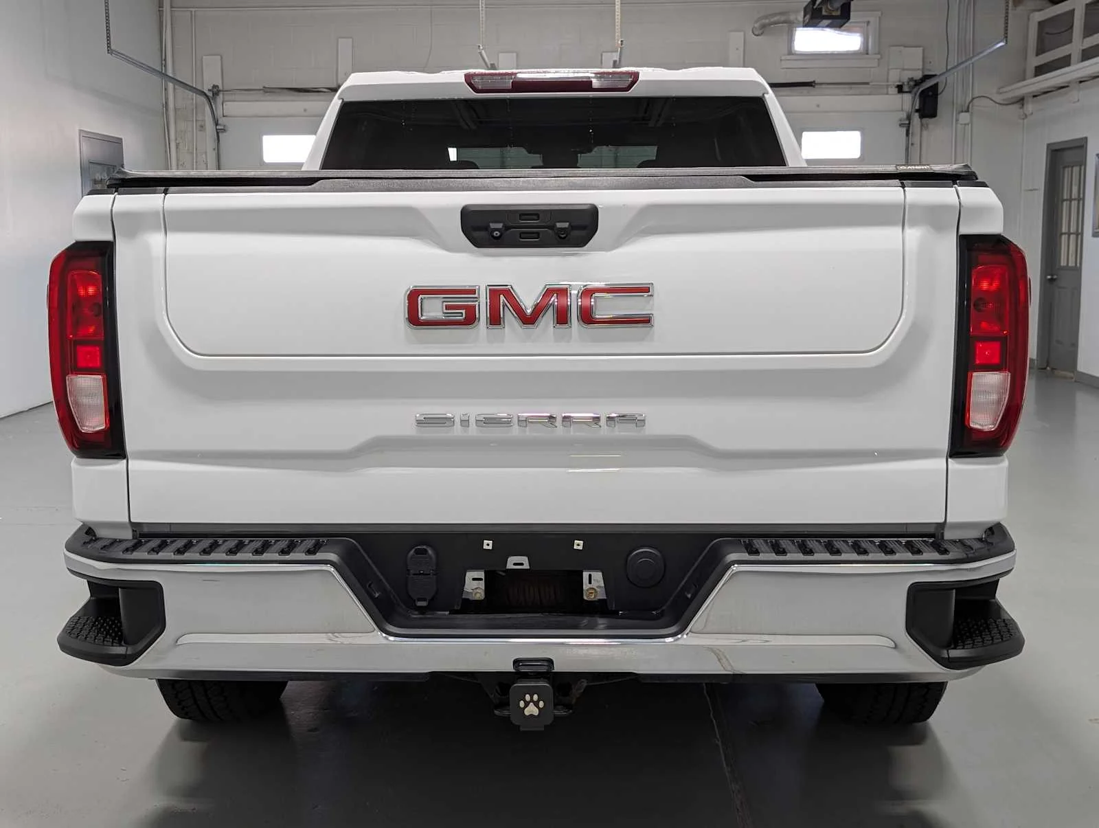 Used 2022 Summit White GMC Pro image 9