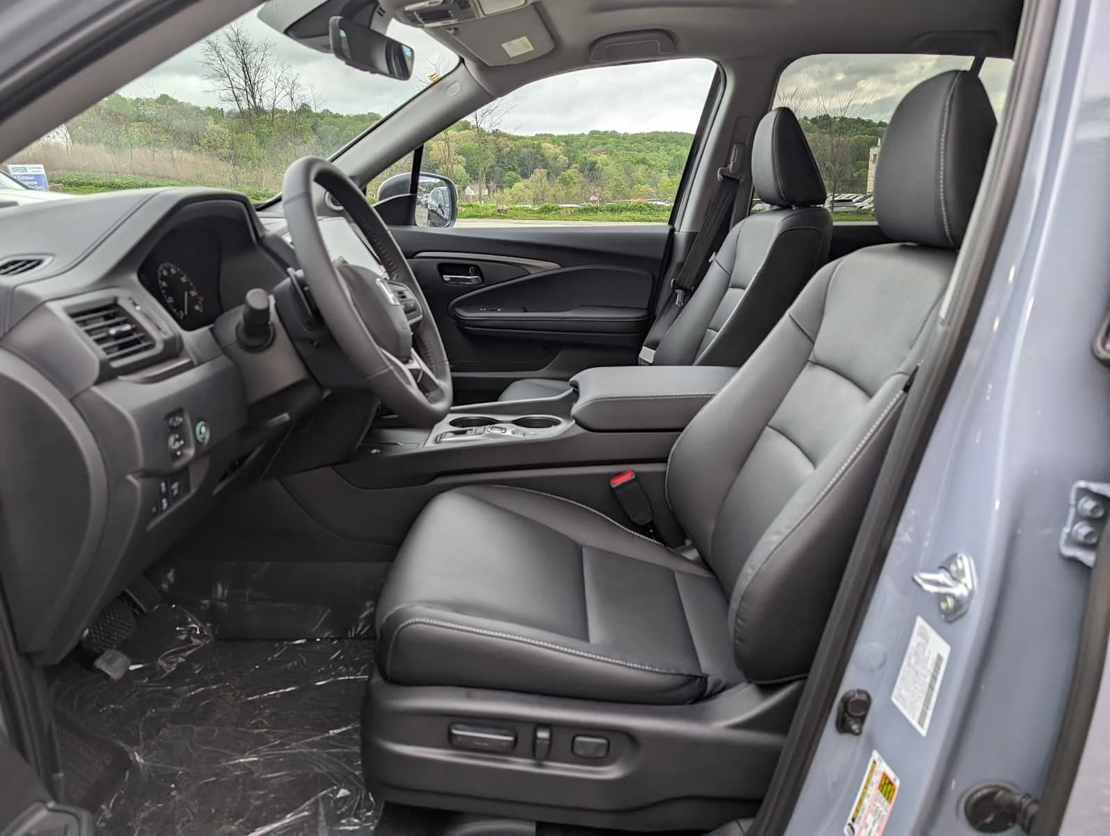 New 2026 Sonic Gray Pearl Honda RTL image 4