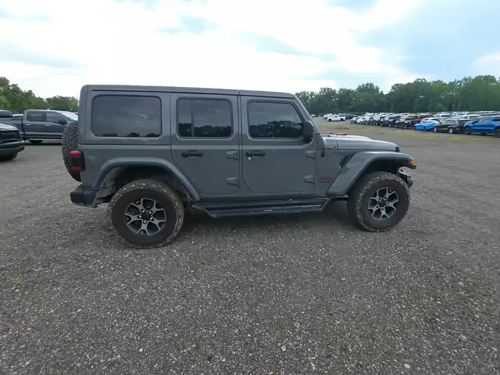 Used 2019 Sting-Grey Jeep Rubicon image 3