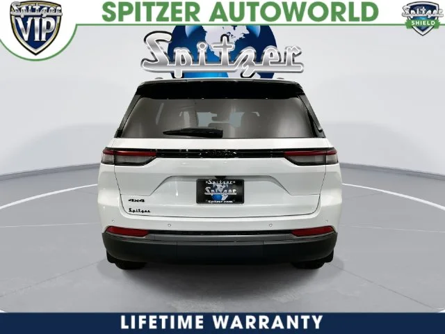 New 2027 Bright White Clear-Coat Paint Jeep Altitude image 9
