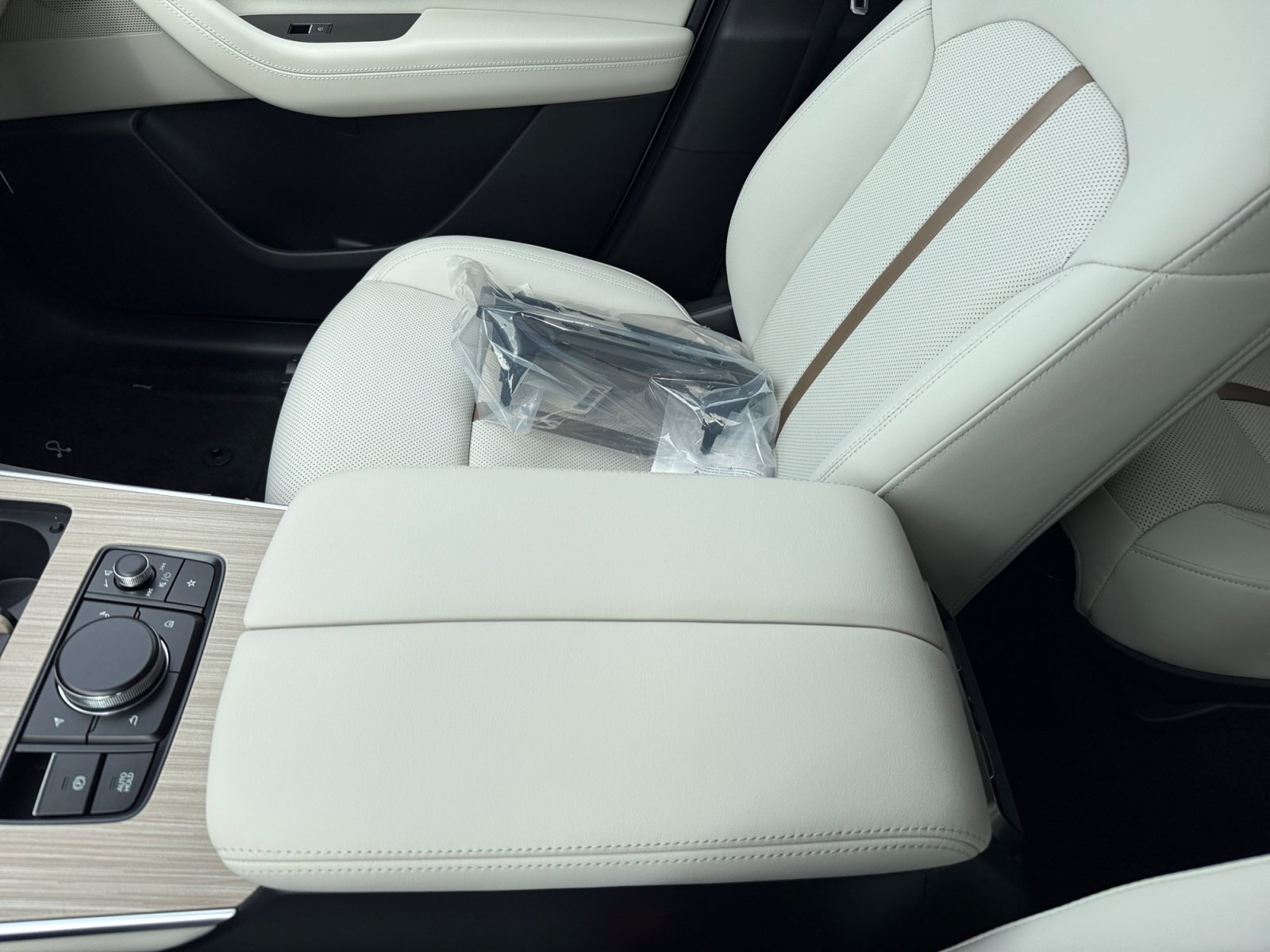 New 2026 Rhodium White Premium Mazda Preferred image 14