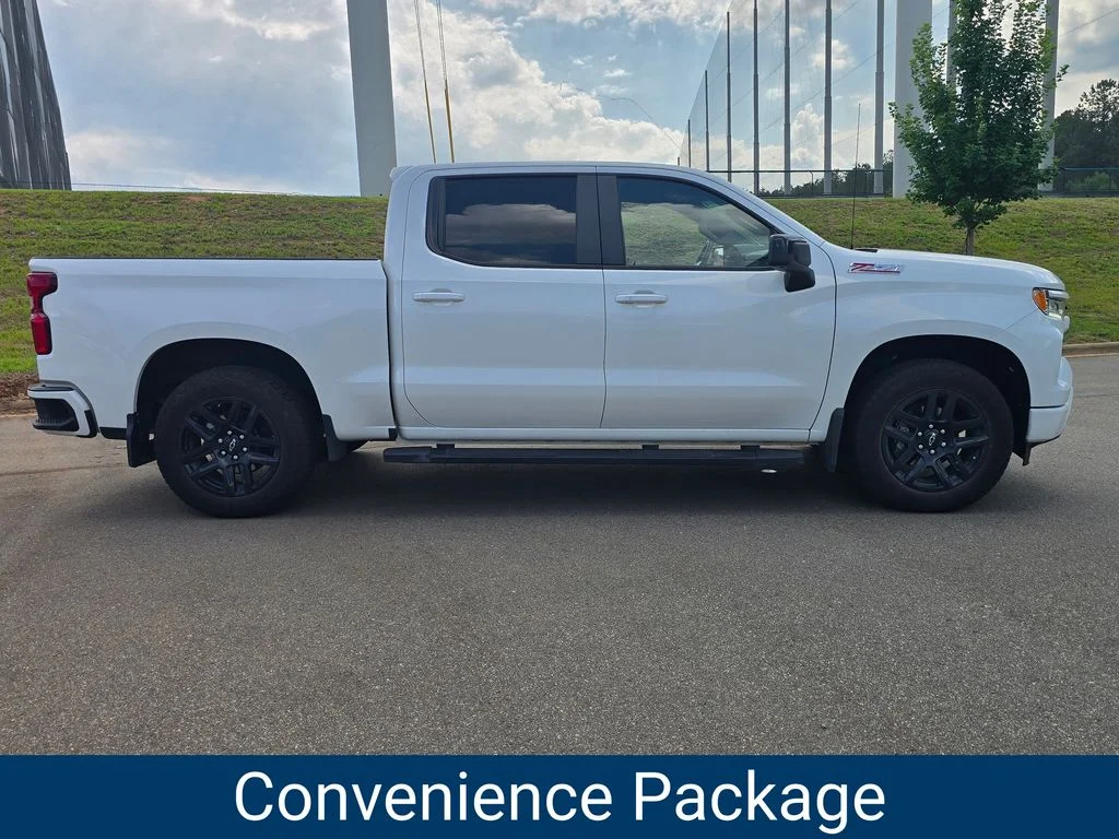 Used 2025 White Chevrolet RST image 3