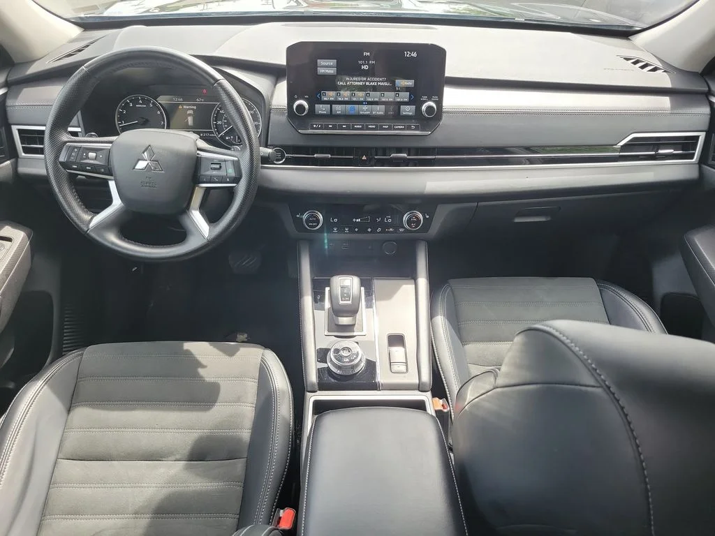 Used 2024  Mitsubishi SE image 12