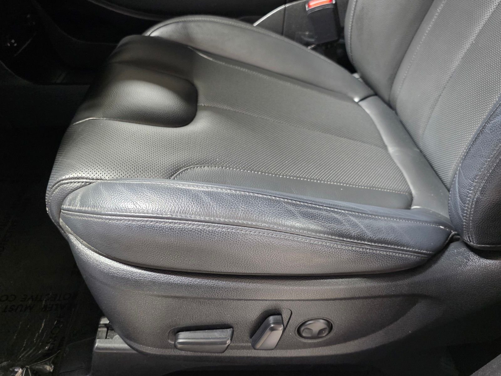 Used 2022 Hyper White Hyundai SEL image 24