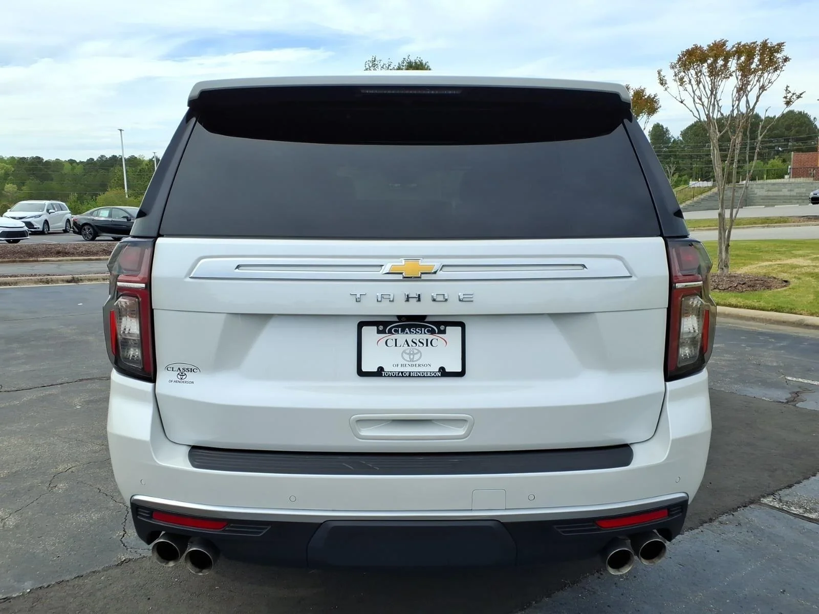 Used 2024 Iridescent Pearl Tricoat Chevrolet High Country image 11