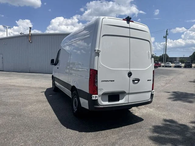 Used 2025 White Mercedes-Benz Cargo 144 WB image 7