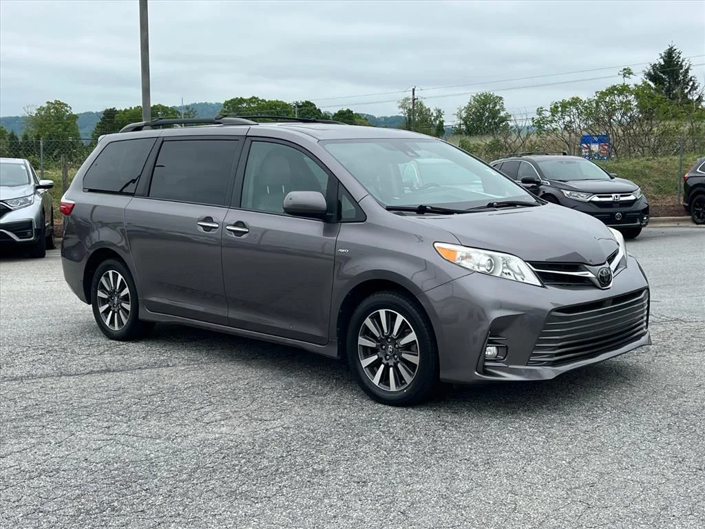 2018 Toyota Sienna XLE