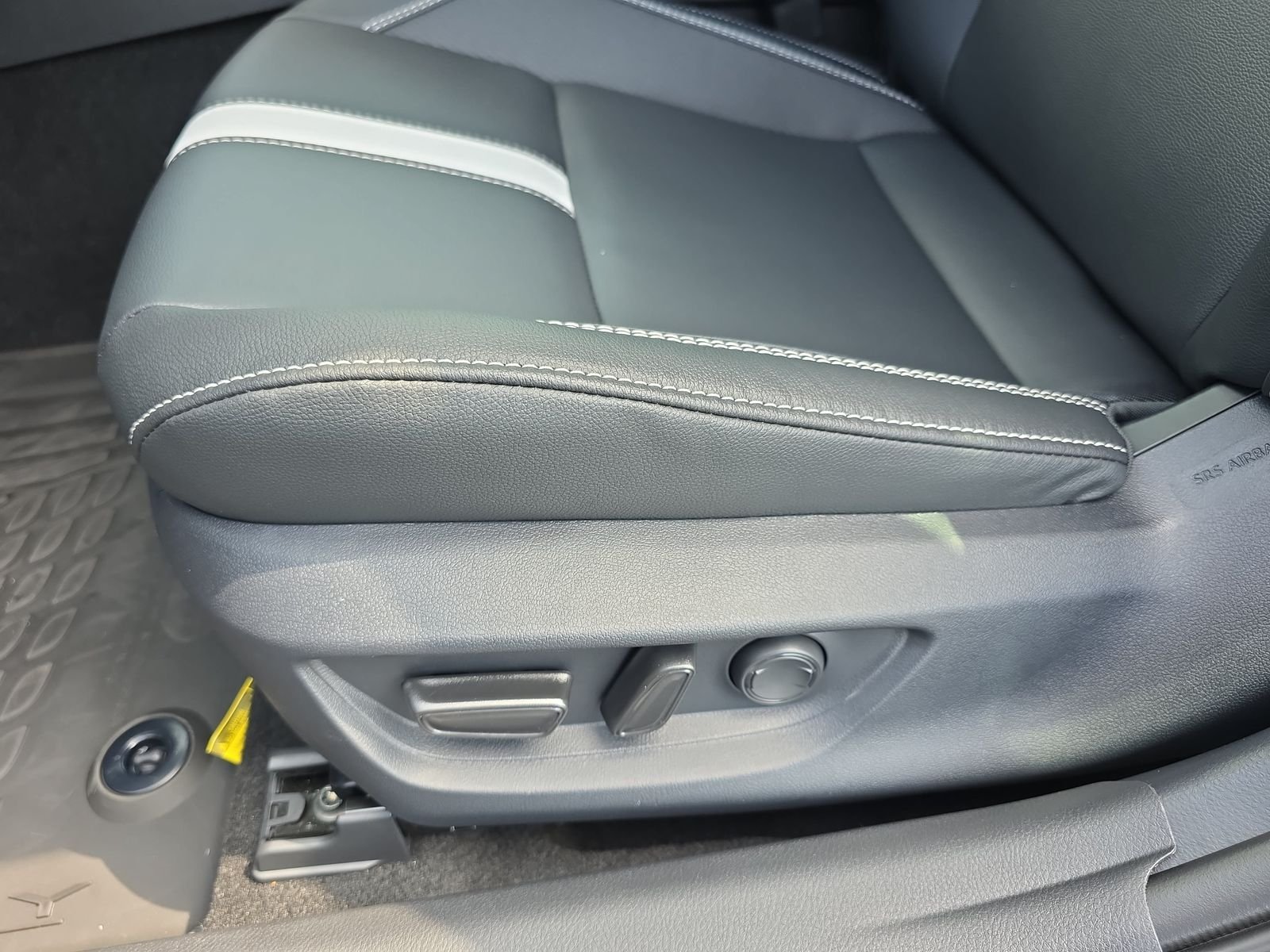 Used 2026  Toyota SE image 27