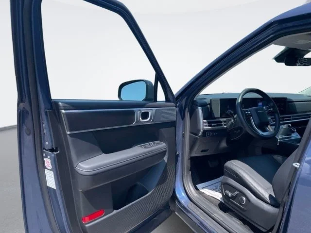 Used 2025 Blue Hyundai SEL image 15