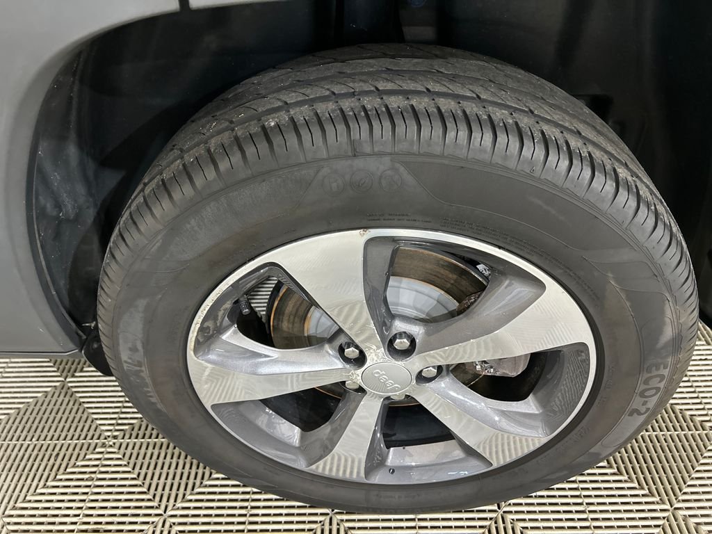 Used 2019 Black Jeep Limited image 10