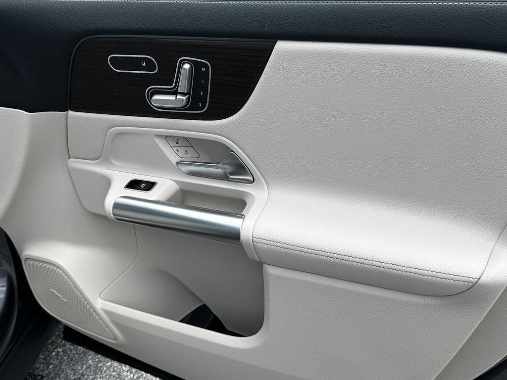 New 2026 Mountain Grey Metallic Mercedes-Benz GLA 250 image 53