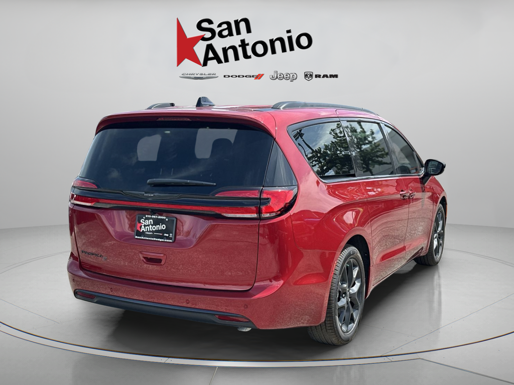 New 2026 Red Hot Pearl-Coat Exterior Paint Chrysler Select image 22