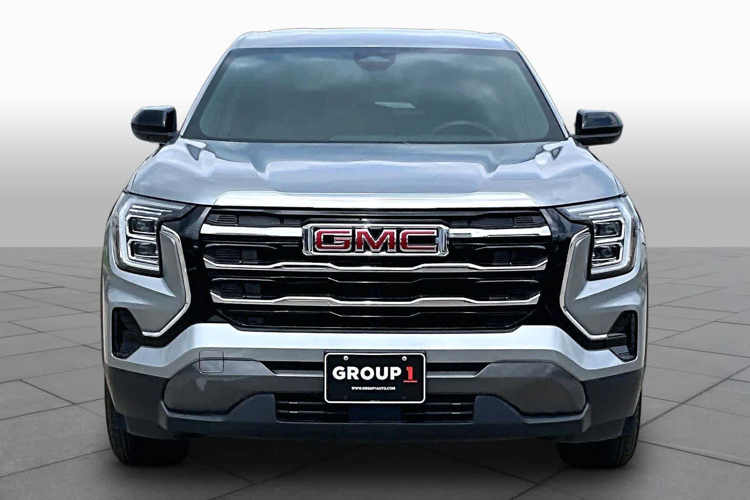 Used 2025 Sterling Metallic GMC FWD Elevation image 4