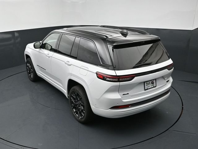 New 2026 Bright White Clear-Coat Exterior Paint Jeep Summit image 16