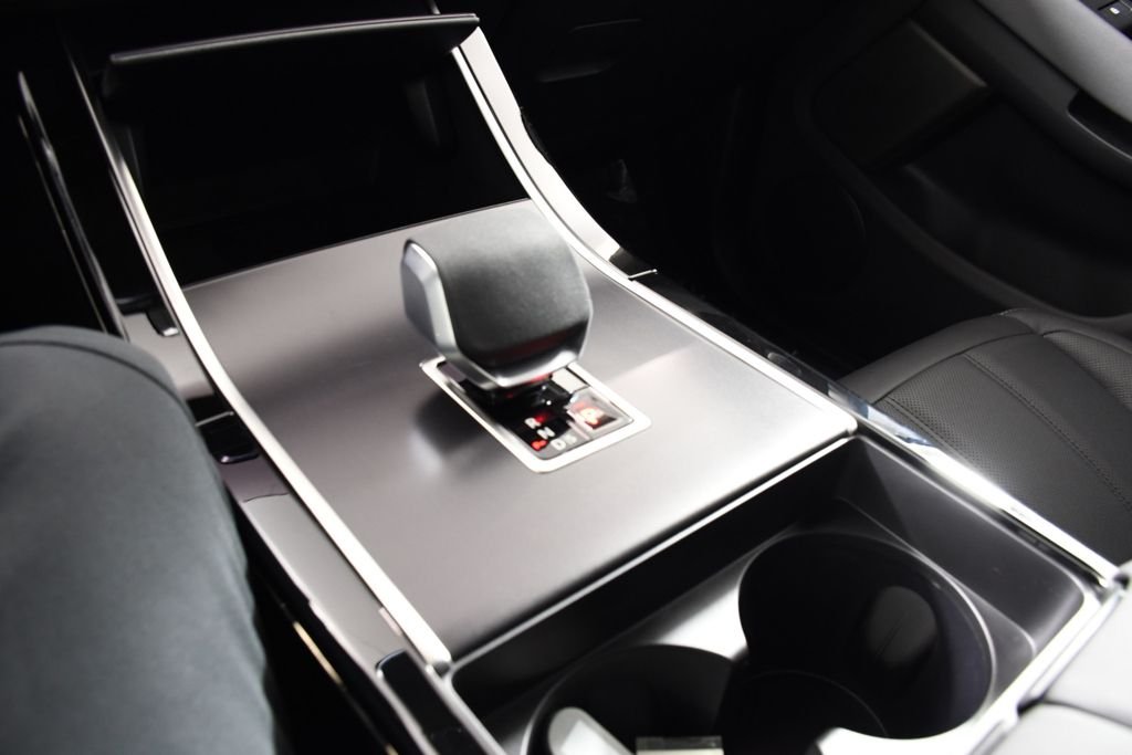 New 2026 Santorini Blk Land Rover  image 32