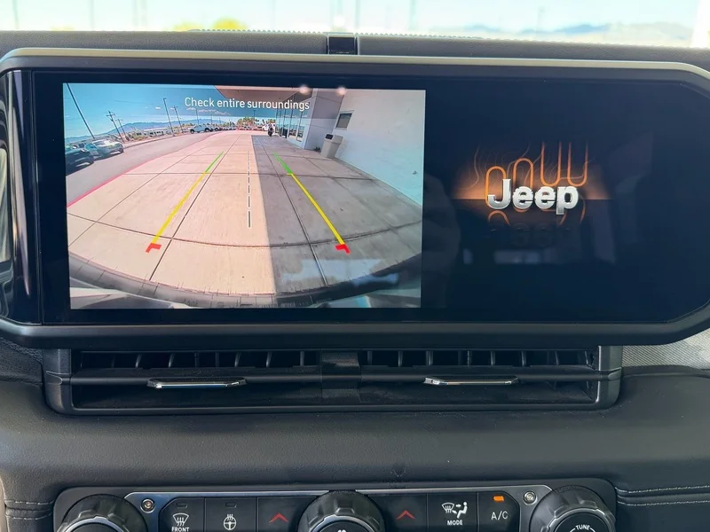2025 Jeep Wrangler 4-Door Sahara - Photo 11