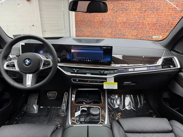 Used 2026 Black BMW xDrive40i image 12