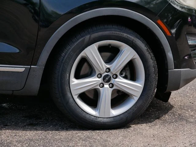 Used 2018 Velvet Lincoln Premiere image 7