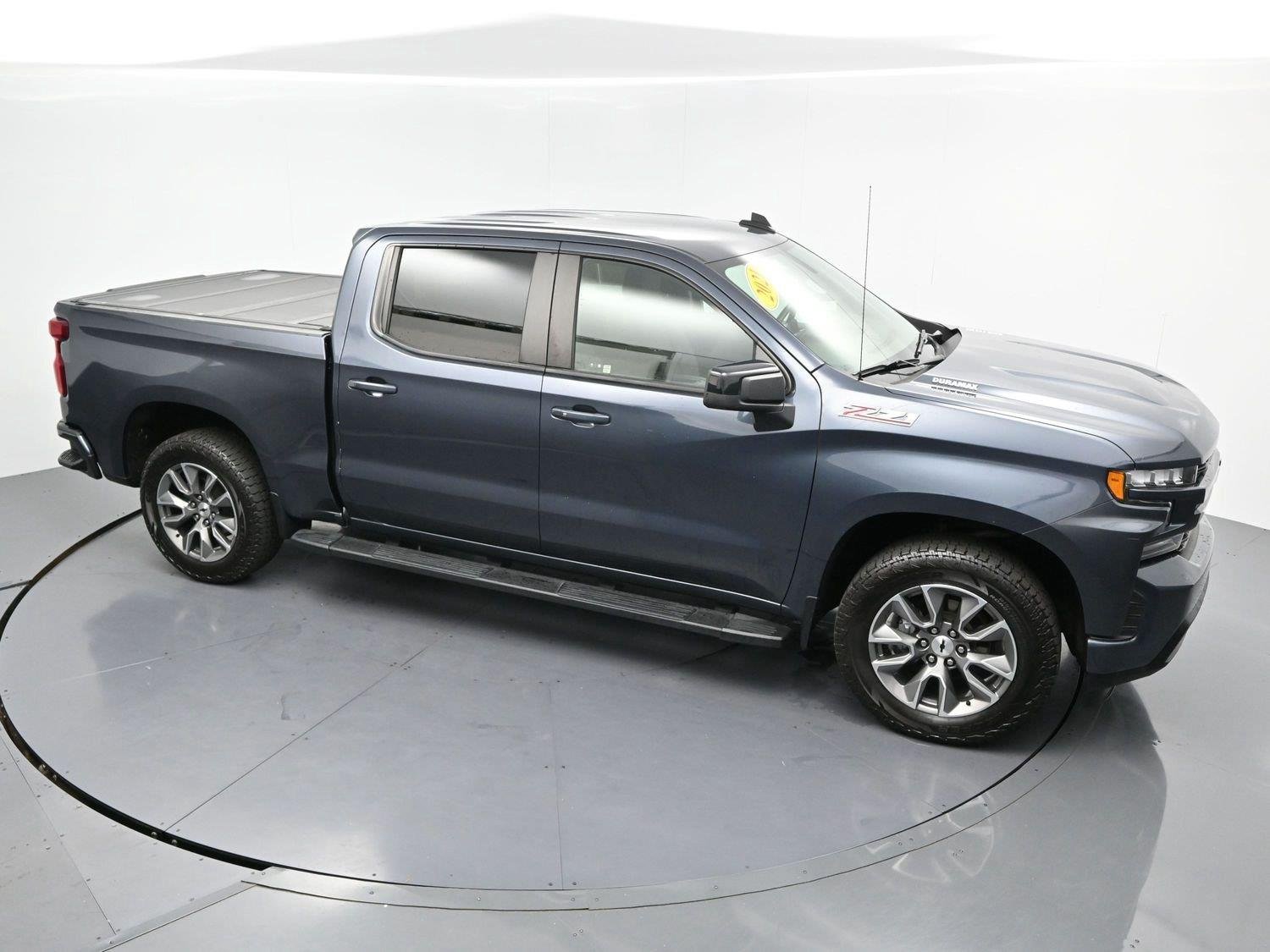 Used 2021 SHADOW GRAY METALLIC Chevrolet RST image 37