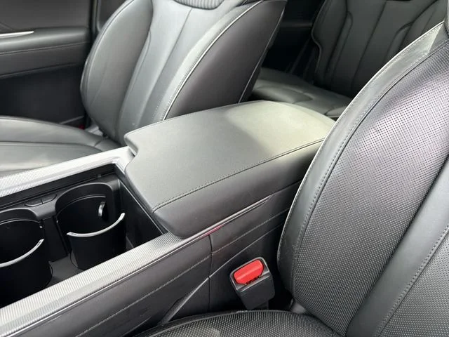 Used 2024 White Hyundai Calligraphy image 21