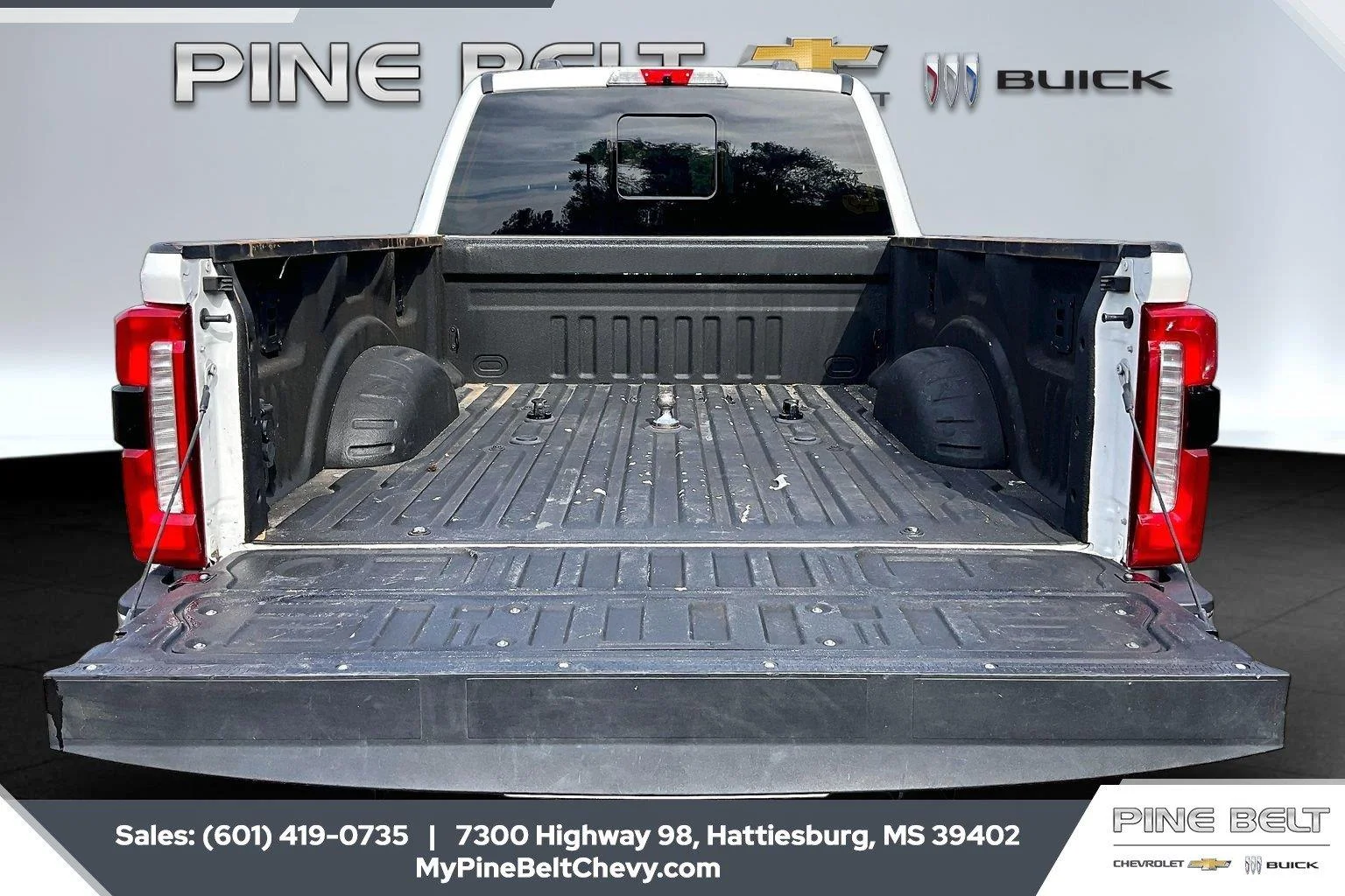 Used 2024 Star White Metallic Tri-Coat Ford Lariat image 5