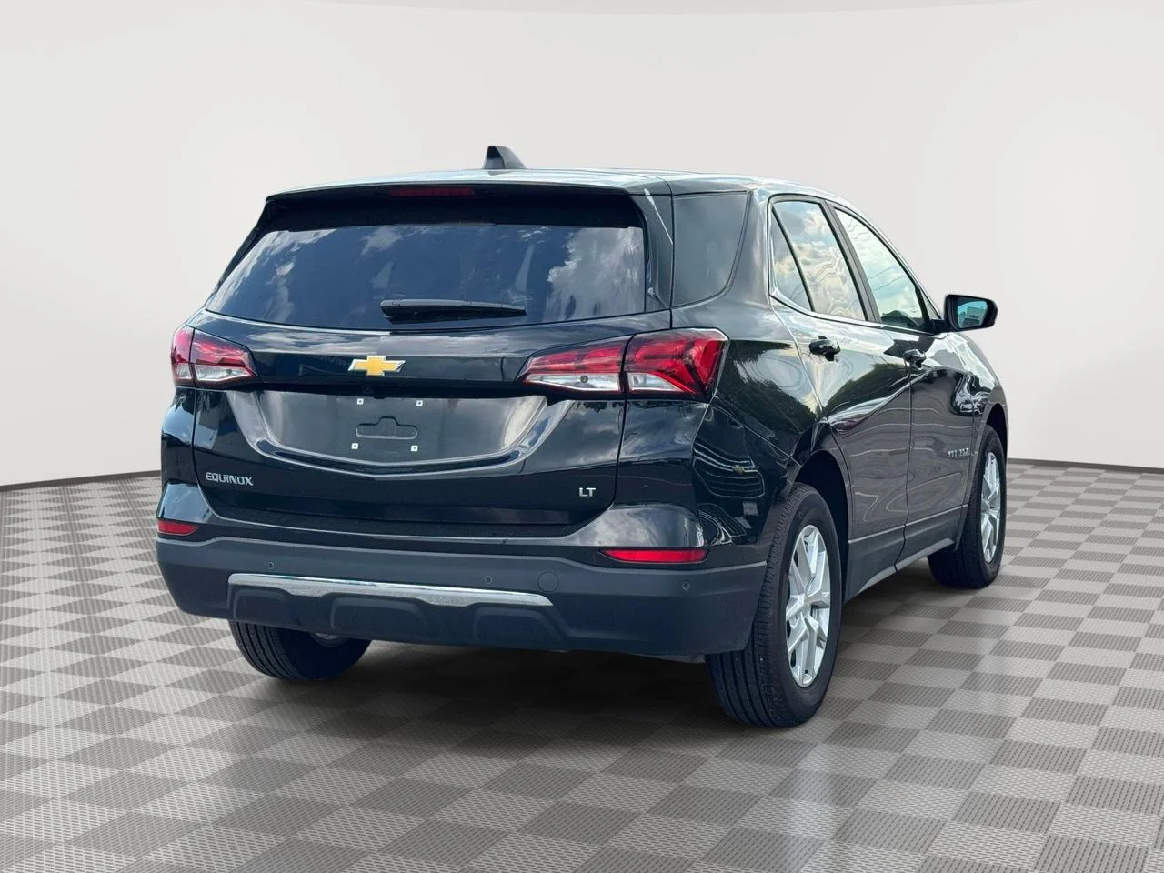 Used 2024 Mosaic Black Metallic Chevrolet FWD LT image 4