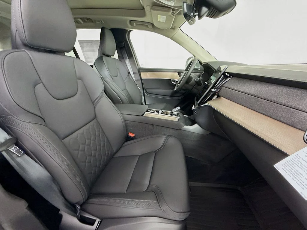 New 2026 Gray Metallic Volvo T8 Plus image 23