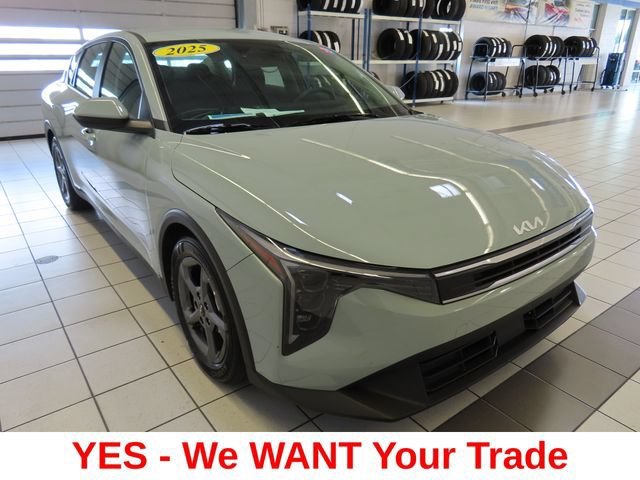 2025 Kia K4 LXS - Photo 16