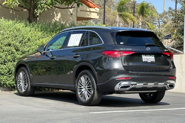 Used 2025  Mercedes-Benz GLC 300 image 3