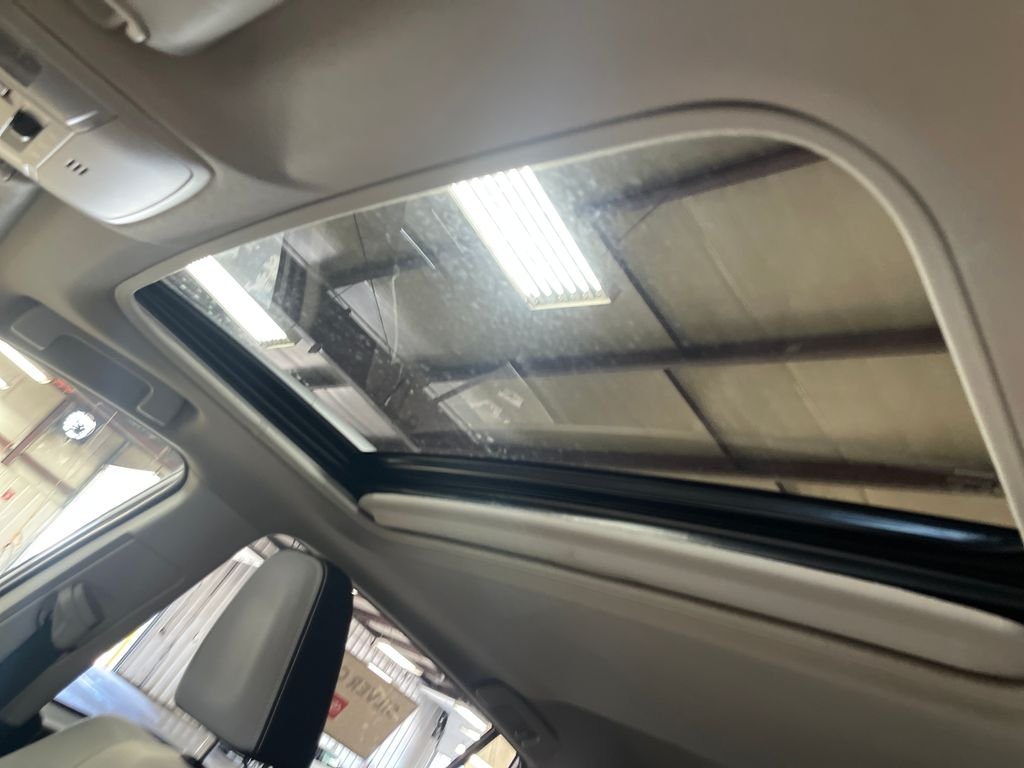 Used 2017 Silver Toyota XLE image 12