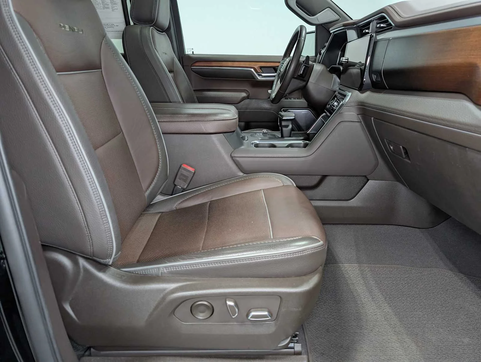 Used 2023 Onyx Black GMC Denali image 48