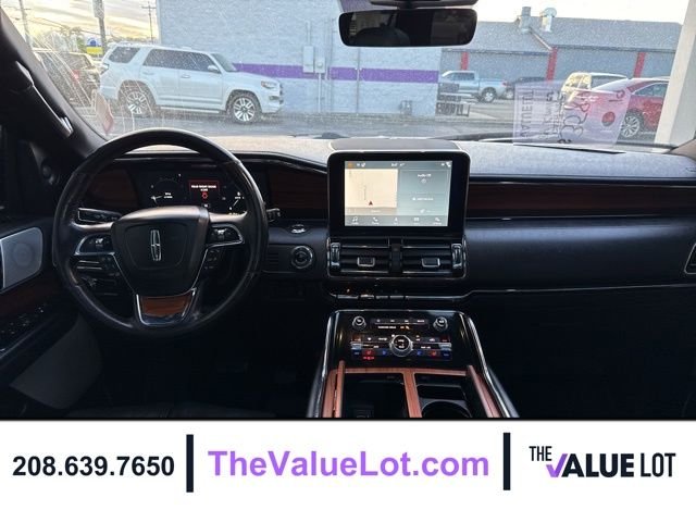 Used 2019 White Lincoln Reserve image 16