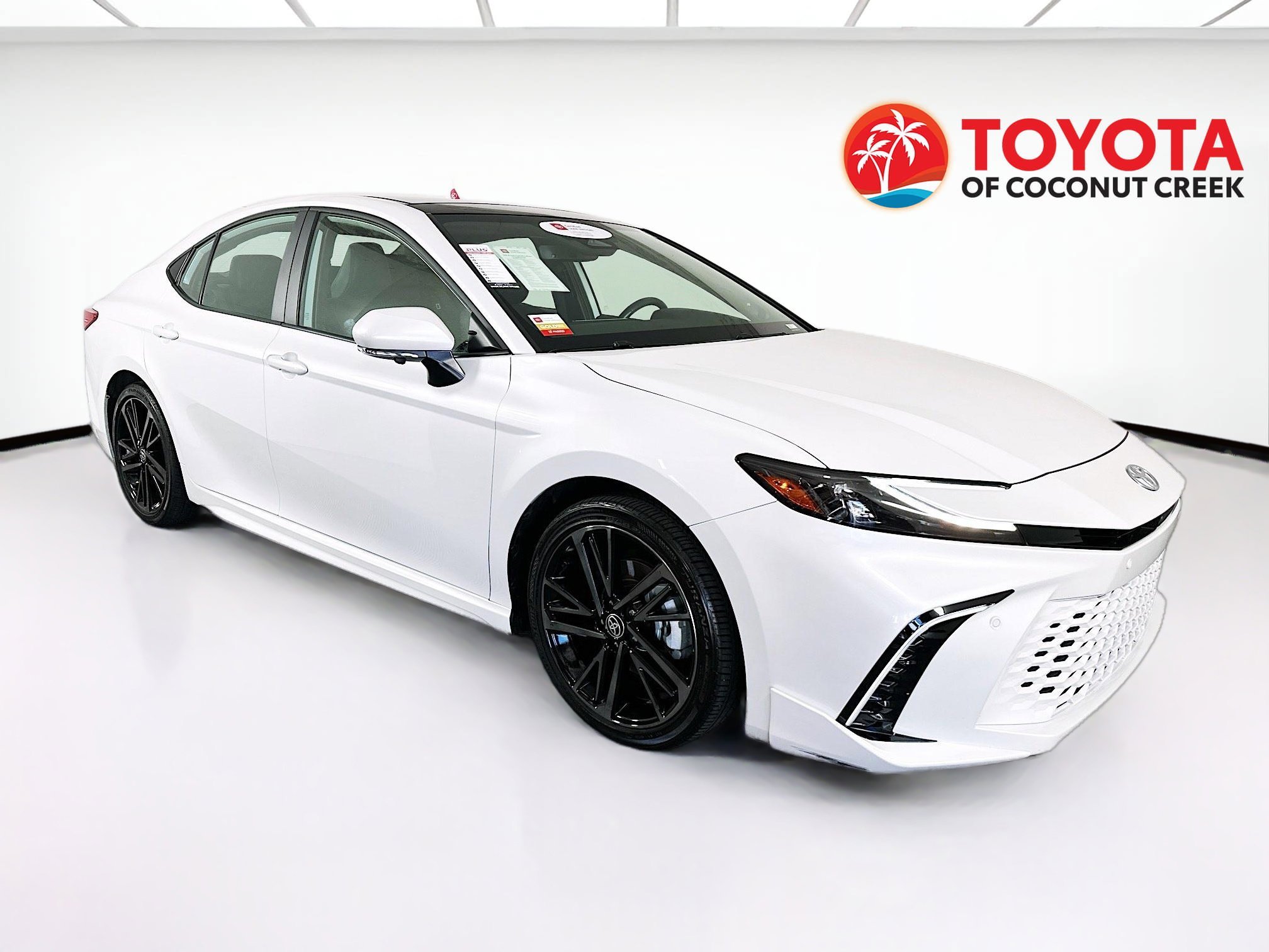 2025 Toyota Camry thumbnail 3