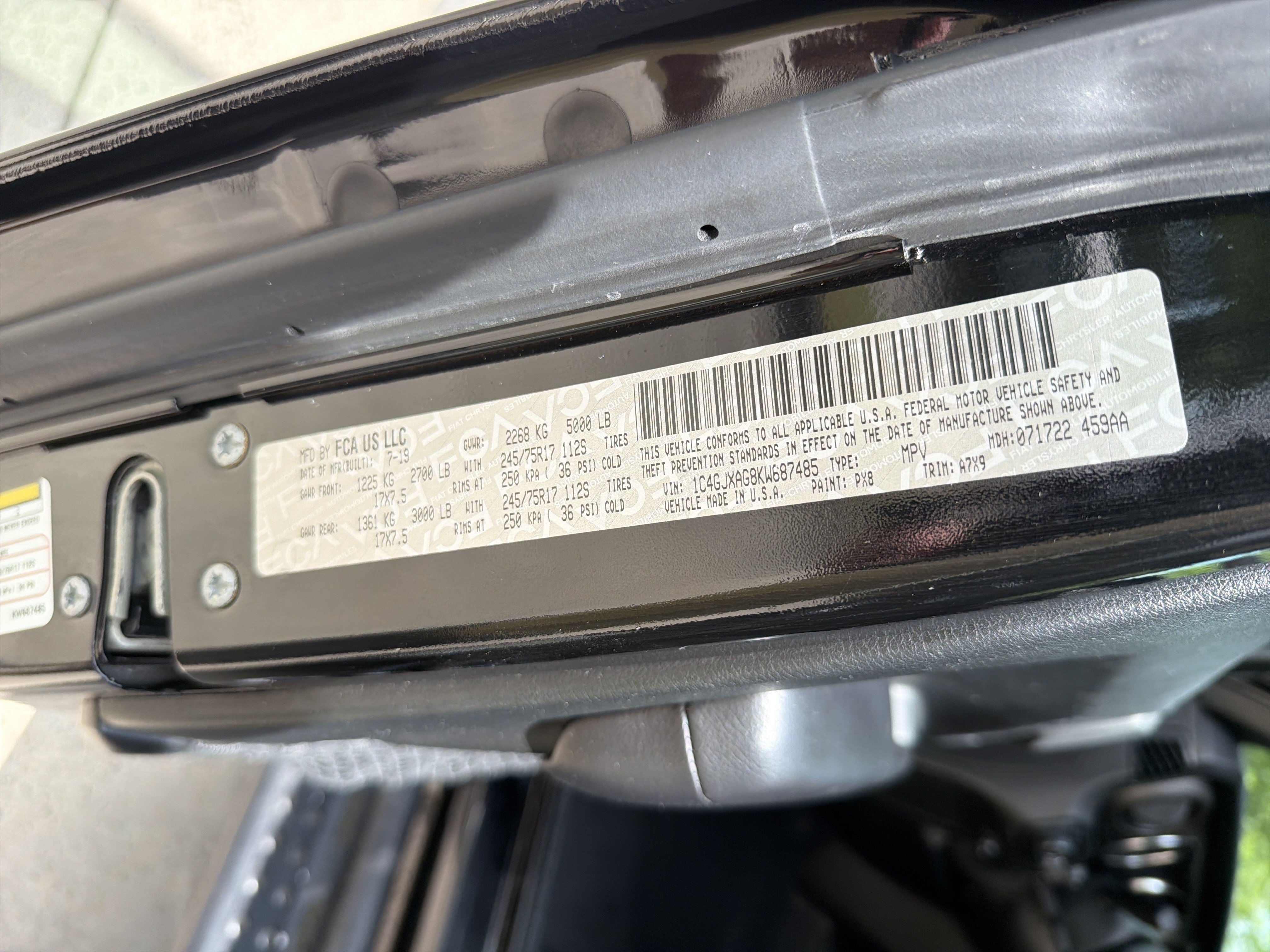 Used 2019 Black Clearcoat Jeep Sport S image 28