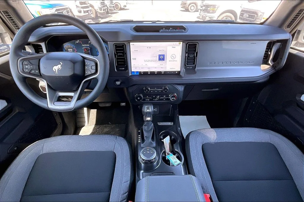 2025 Ford Bronco 2-Door Base - Photo 14