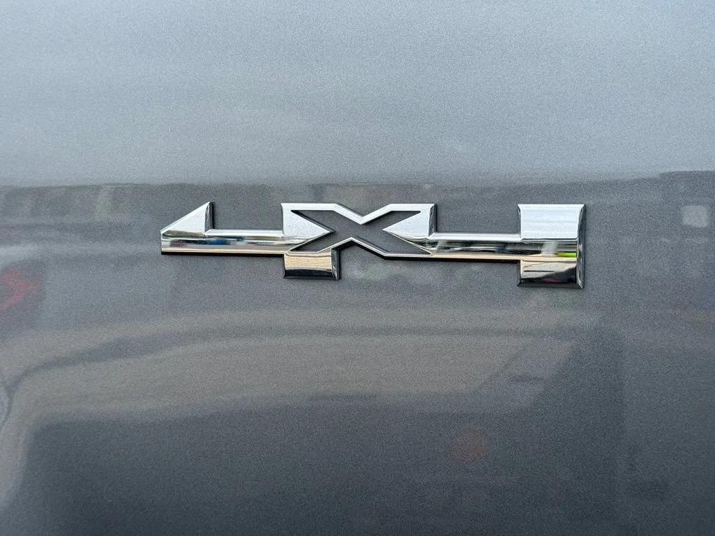 Used 2022 SATIN STEEL METALLIC GMC 4WD Elevation image 19