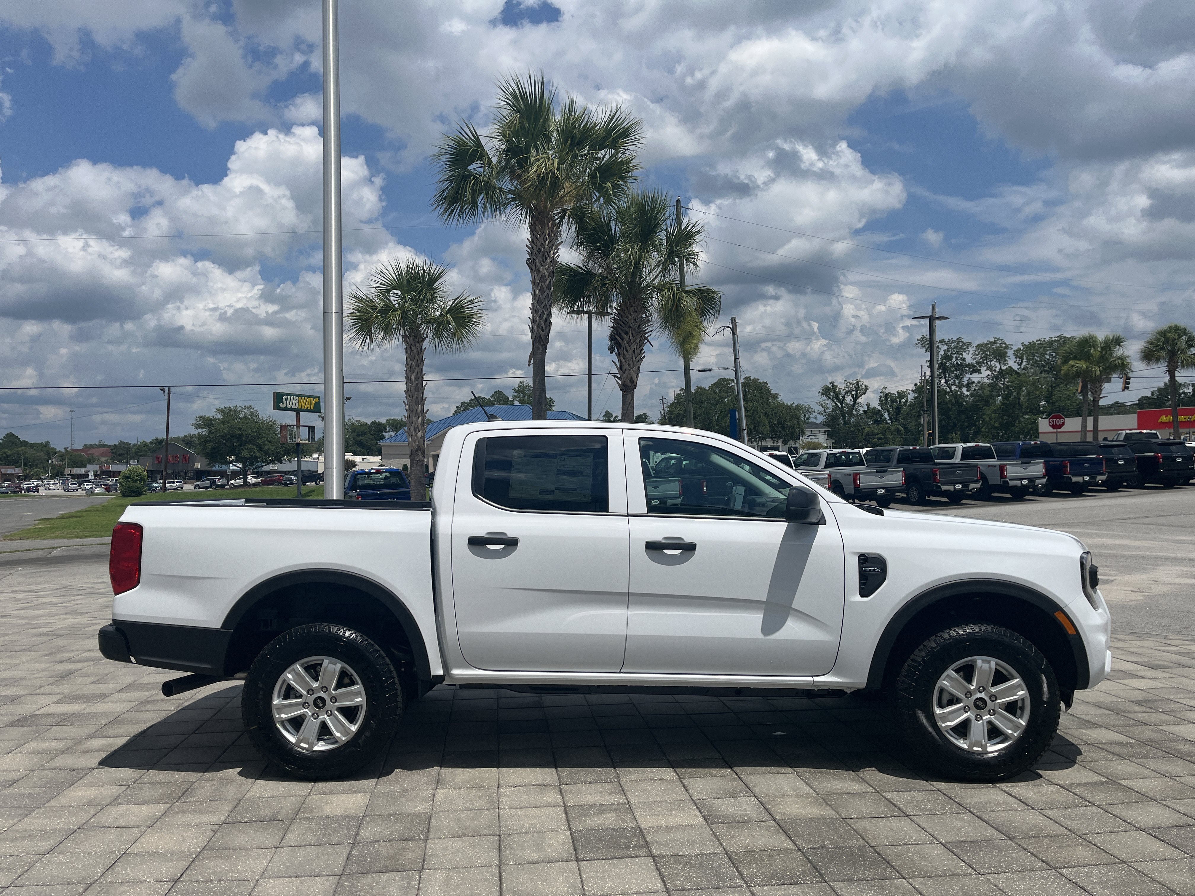 New 2026 Oxford White Ford XL image 7