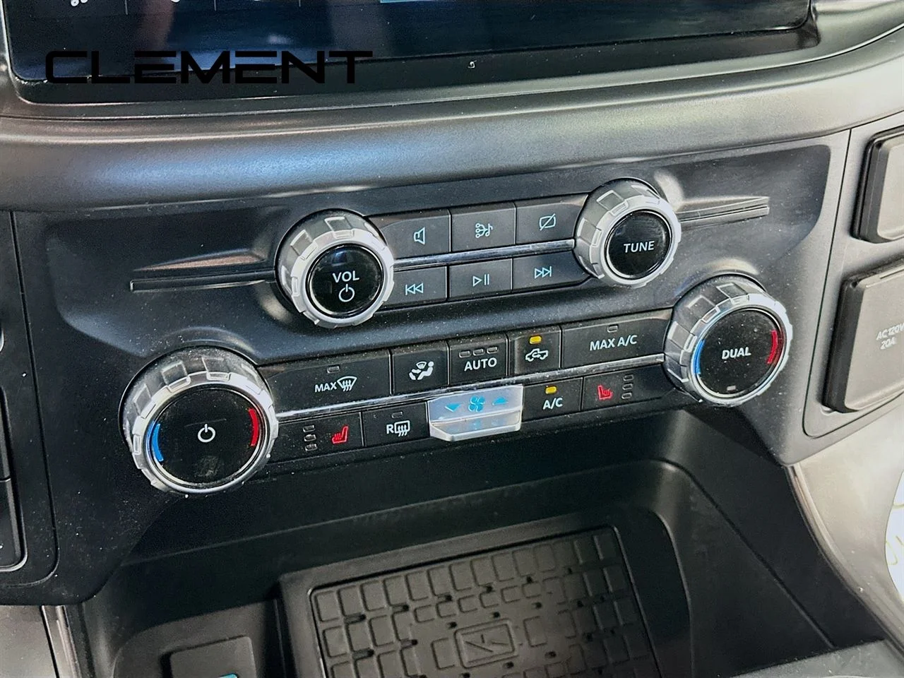Used 2024 Black Ford XLT image 22