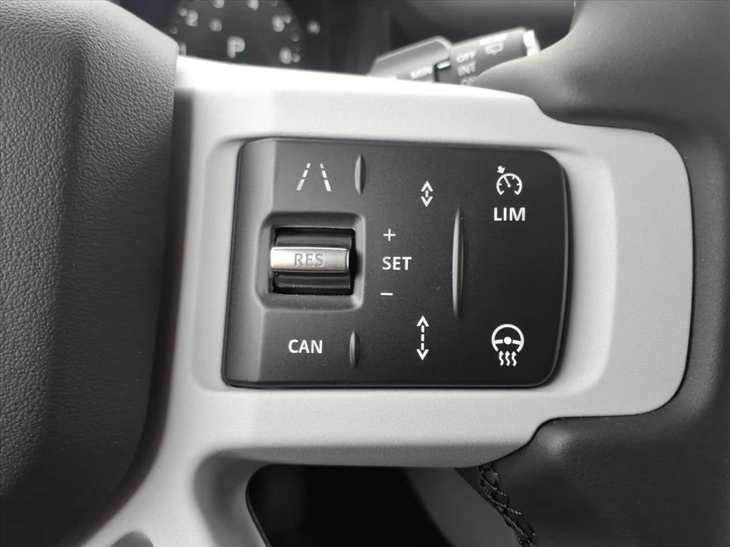 New 2026 Santorini Black LAND ROVER S image 12