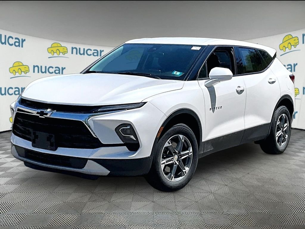 Used 2023 Iridescent Pearl Tricoat Chevrolet LT image 2