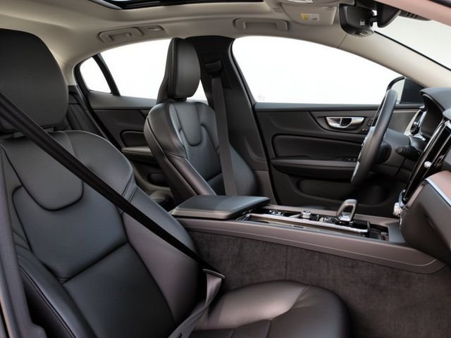 2023 Volvo S60 Plus - Photo 30