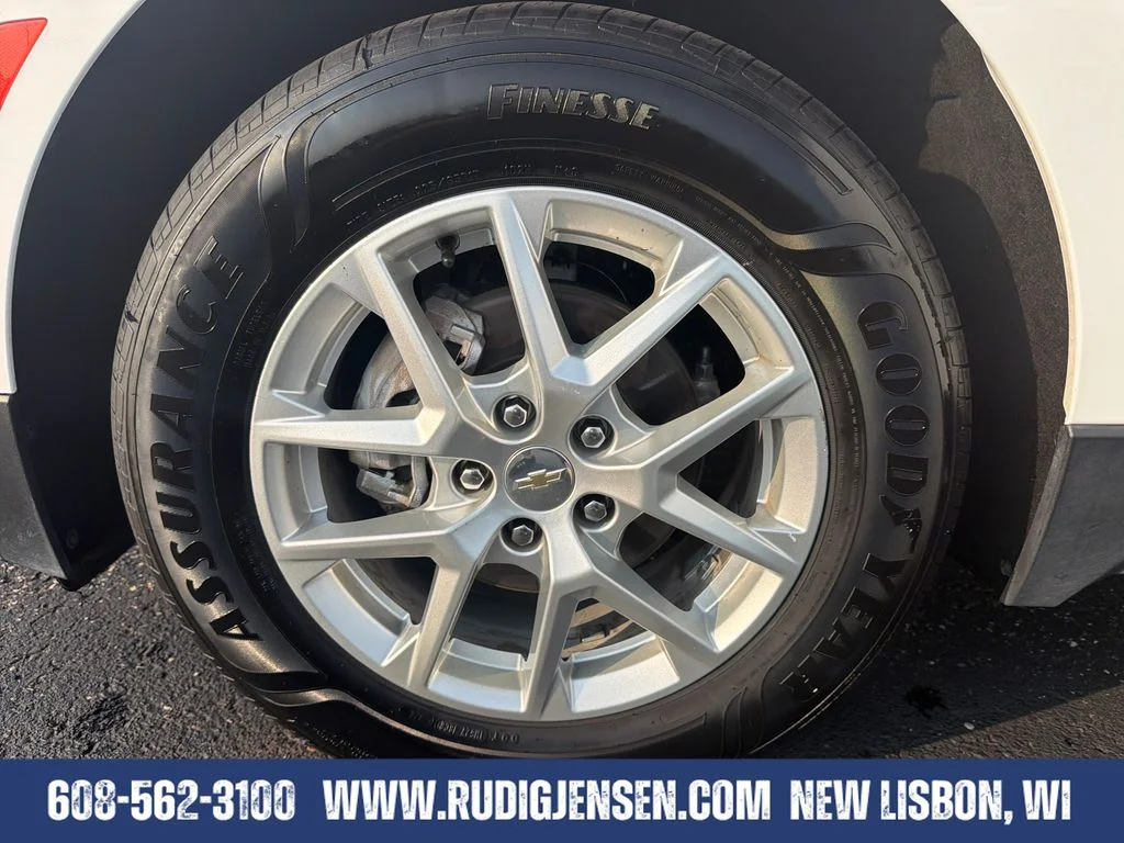 Used 2024 White Chevrolet LT image 26