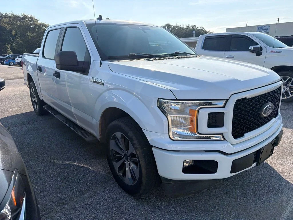 Used 2020 White Ford XL image 3