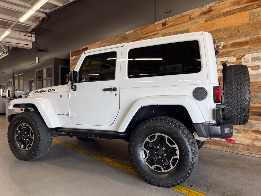 Used 2017 Bright White Clearcoat Jeep Rubicon image 18