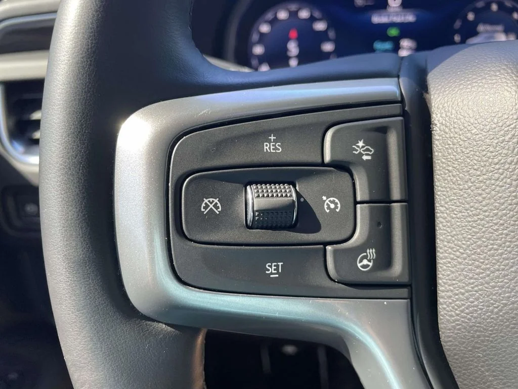 Used 2024 Summit White Chevrolet Z71 image 29