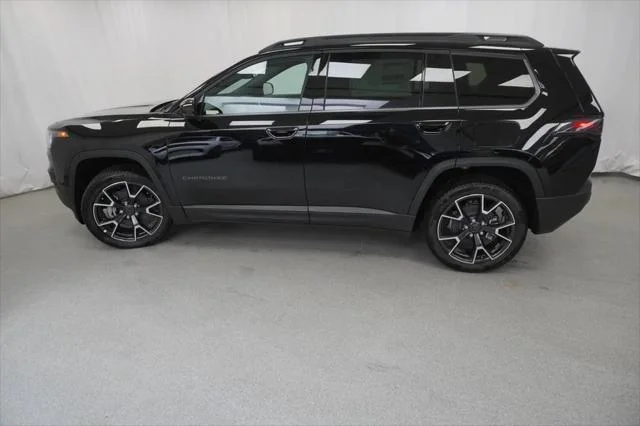 New 2026 Diamond Black Crystal Pearl-Coat Exterior Paint Jeep Overland image 14